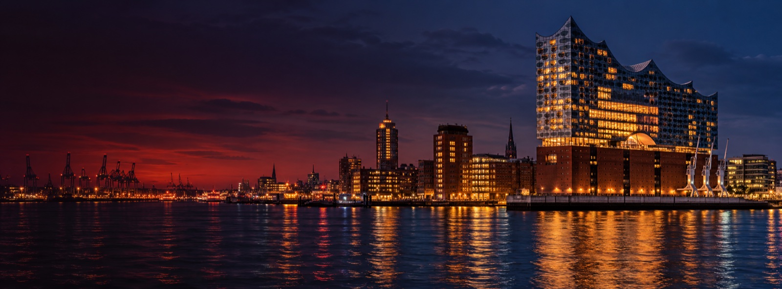 Stadtmotiv aus Hamburg bei Abenddämmerung